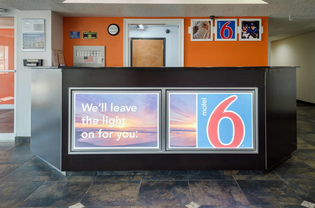 Motel 6-Mobile, Al Tillmans Corner Eksteriør billede